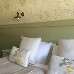 Riverbank, Country Pub And 게스트하우스