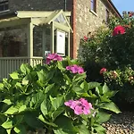 Riverbank, Country Pub And 4*