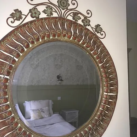 Riverbank, Country Pub And