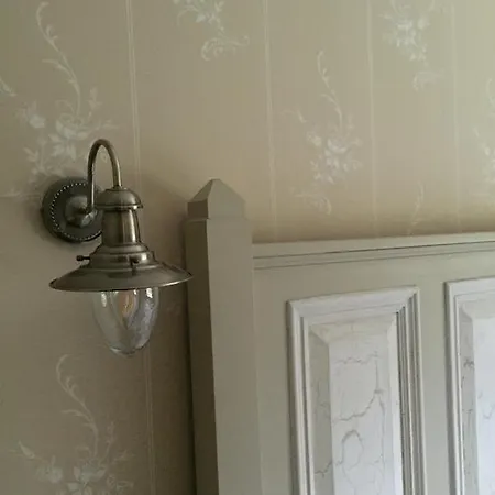 Riverbank, Country Pub And 4*