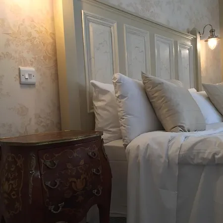 Riverbank, Country Pub And Guest house 4*